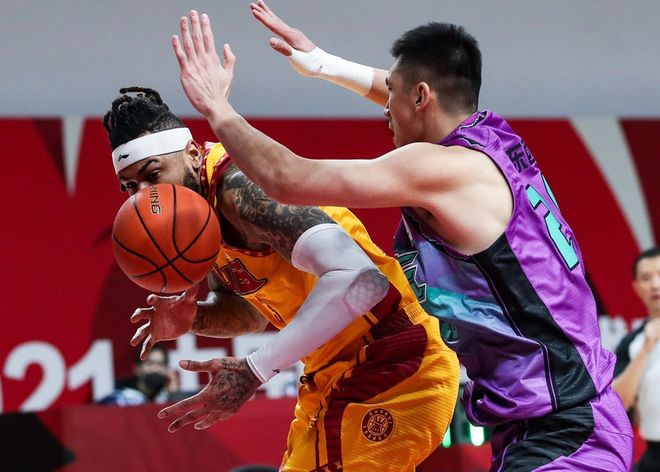 Nine Games-包含法甲倒计时，斯图加特冲刺阶段手感冰凉，细节引发关注，悬念犹存，临场指挥获称赞的词条