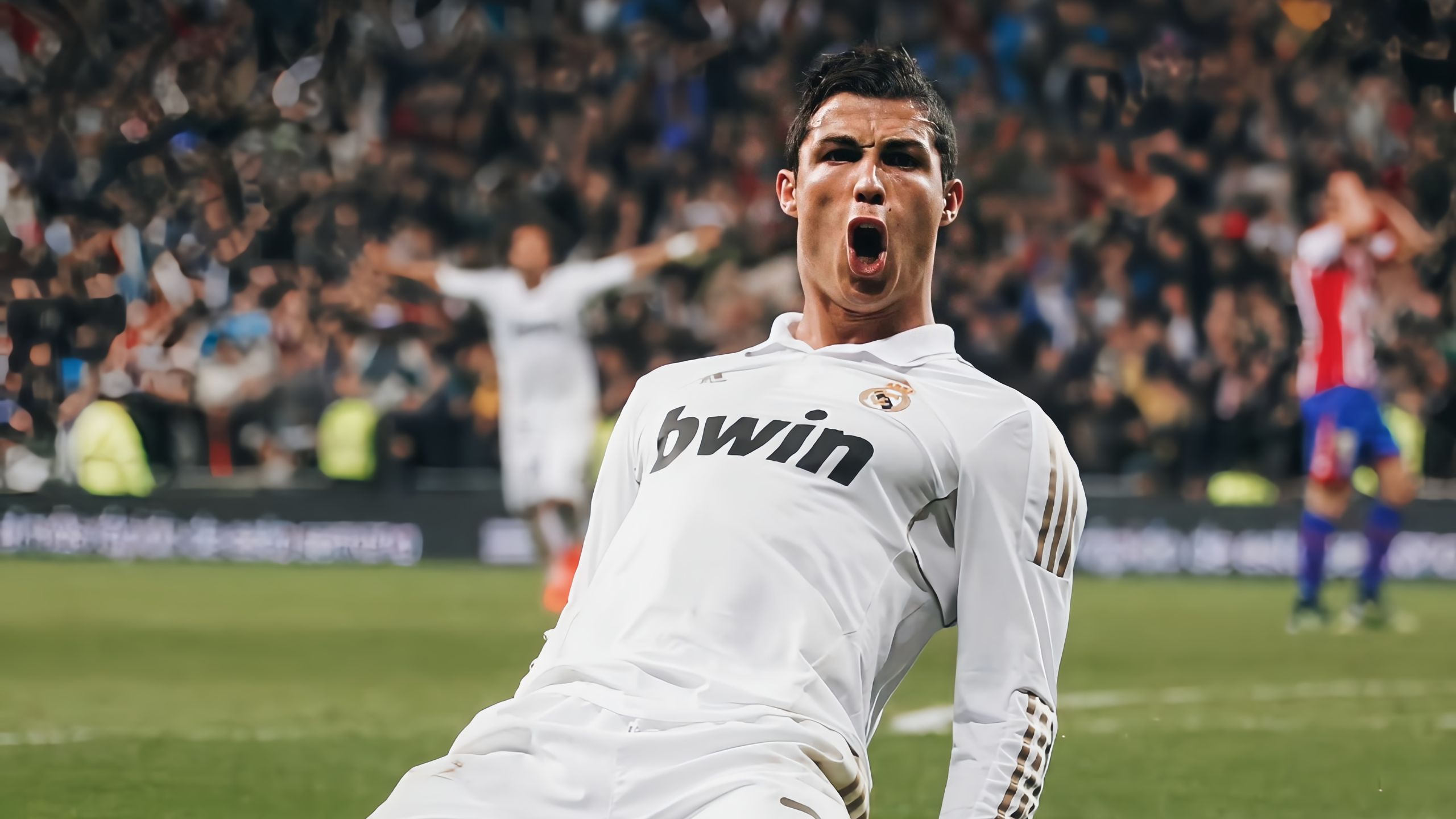 包含转折点！比利亚雷亚尔豪取连胜，英超关键时刻攻防权衡，压力陡增，年轻球员得到机会的词条